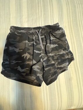 Athleta Girls' Gray & Black Camo Active Shorts
